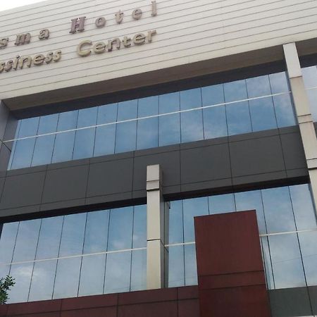 Hotel Kharisma מדיון מראה חיצוני תמונה