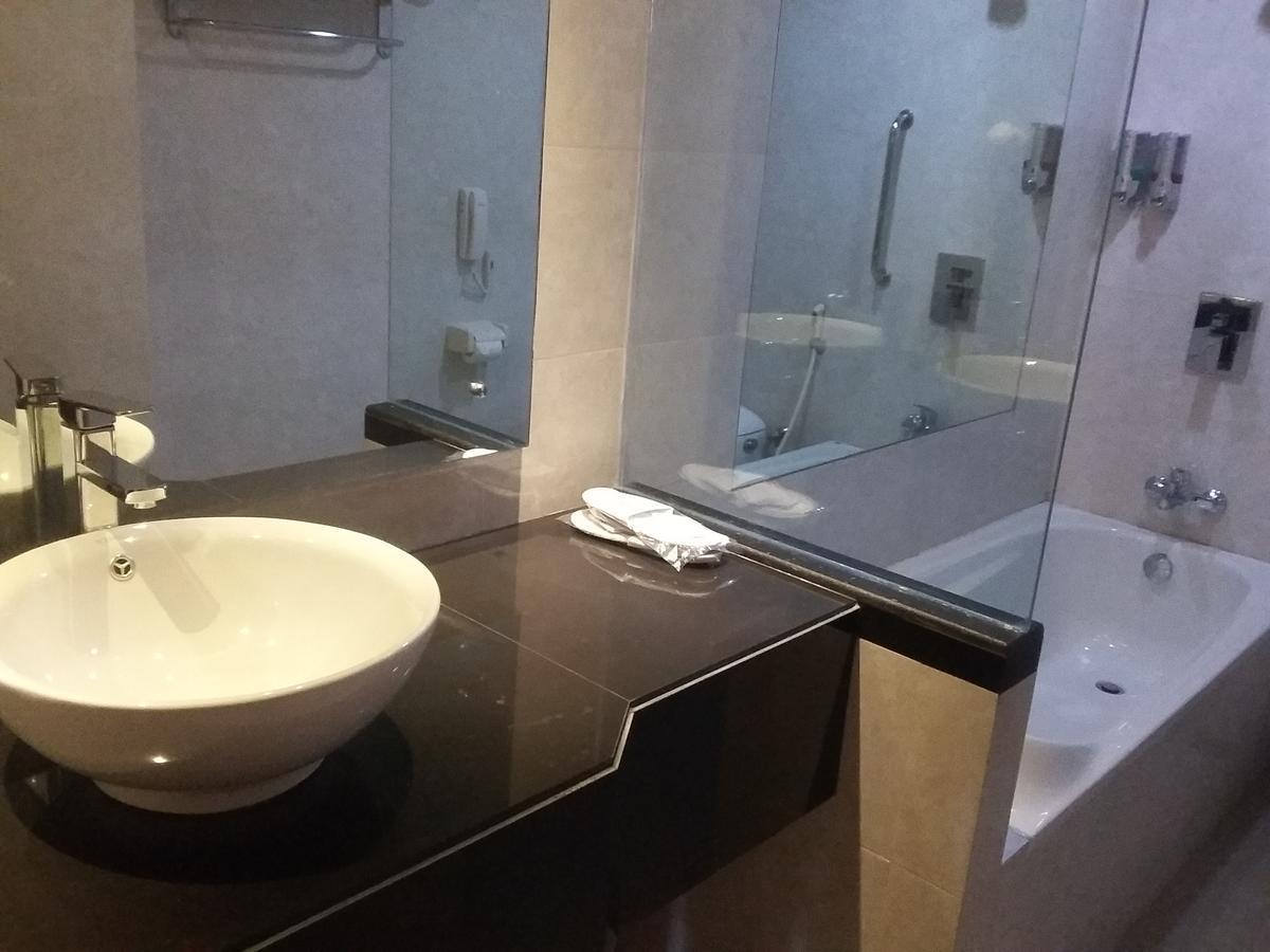 Hotel Kharisma מדיון מראה חיצוני תמונה