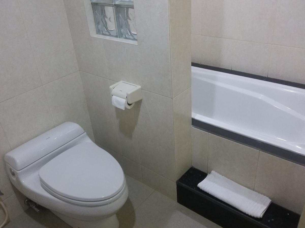 Hotel Kharisma מדיון מראה חיצוני תמונה