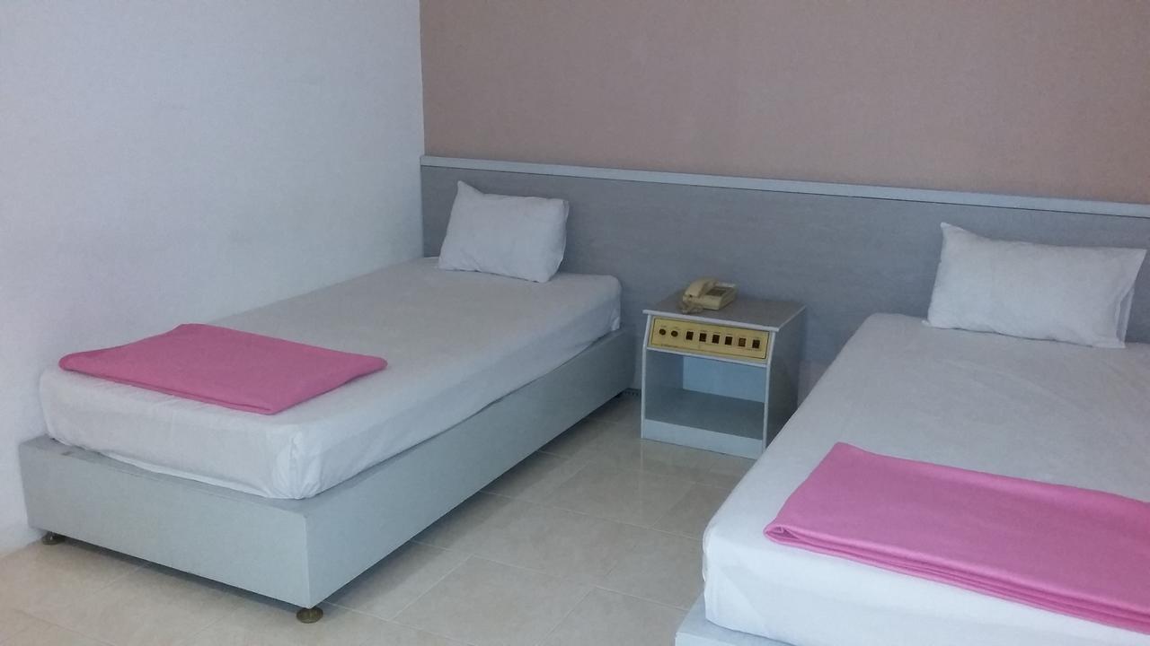 Hotel Kharisma מדיון מראה חיצוני תמונה