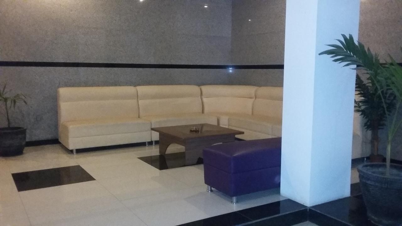 Hotel Kharisma מדיון מראה חיצוני תמונה