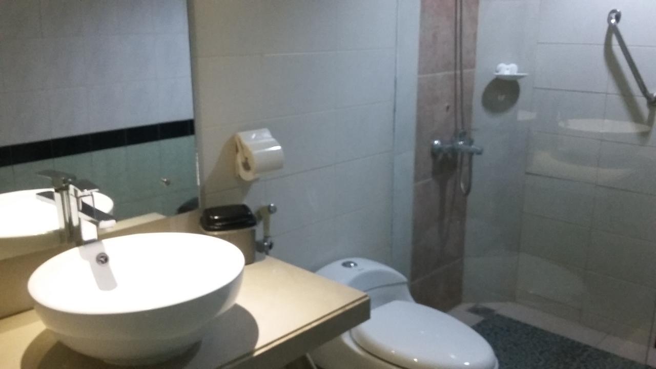 Hotel Kharisma מדיון מראה חיצוני תמונה