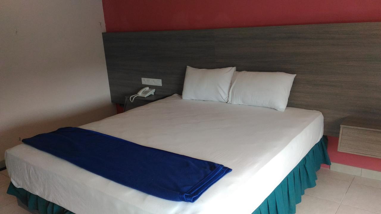 Hotel Kharisma מדיון מראה חיצוני תמונה