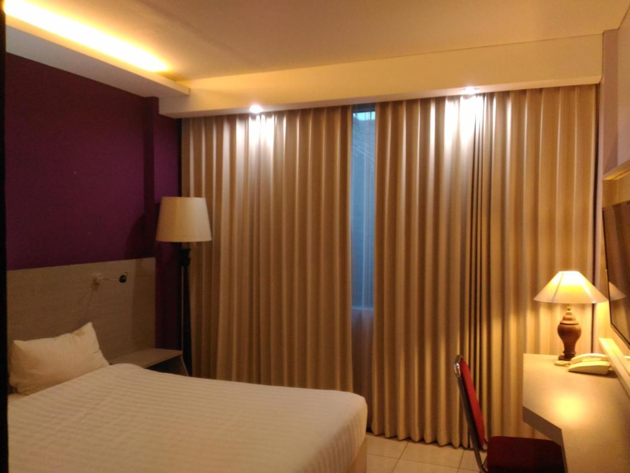 Hotel Kharisma מדיון מראה חיצוני תמונה