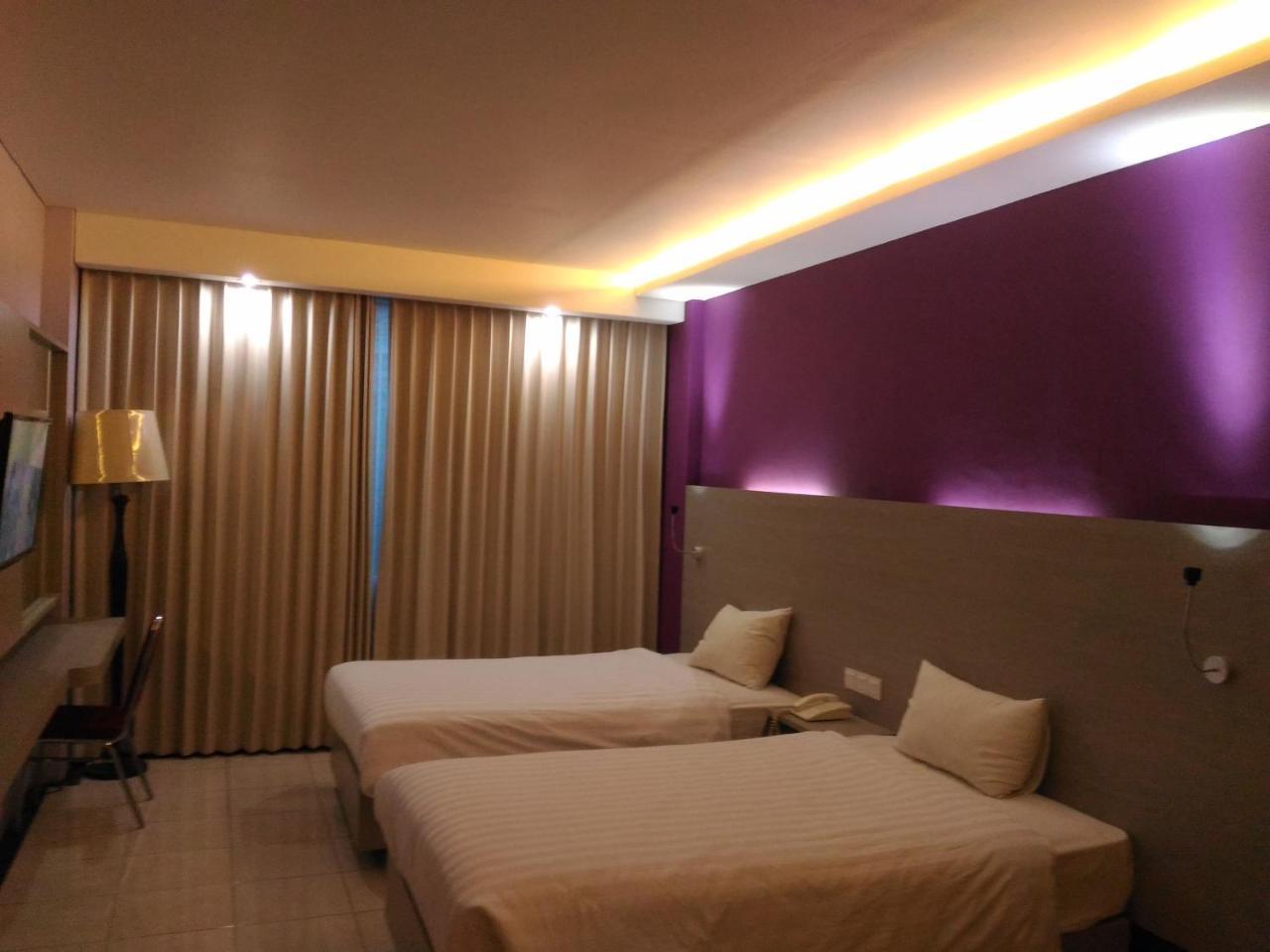 Hotel Kharisma מדיון מראה חיצוני תמונה