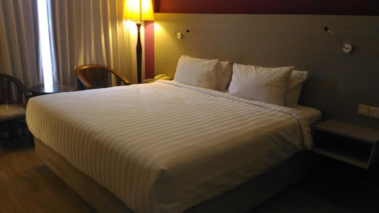 Hotel Kharisma מדיון מראה חיצוני תמונה